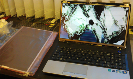 cracked laptop screen repair stevenage